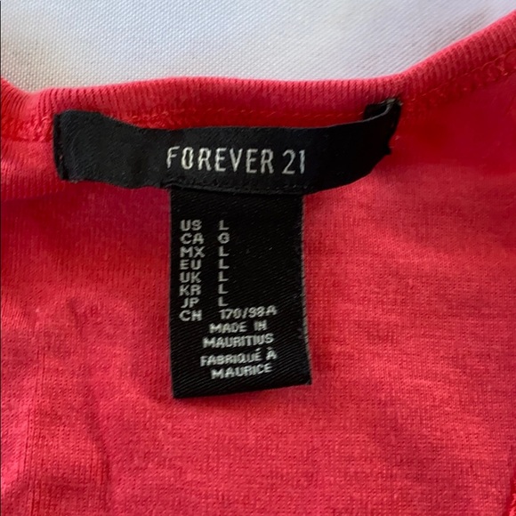 Top. - Picture 3 of 3